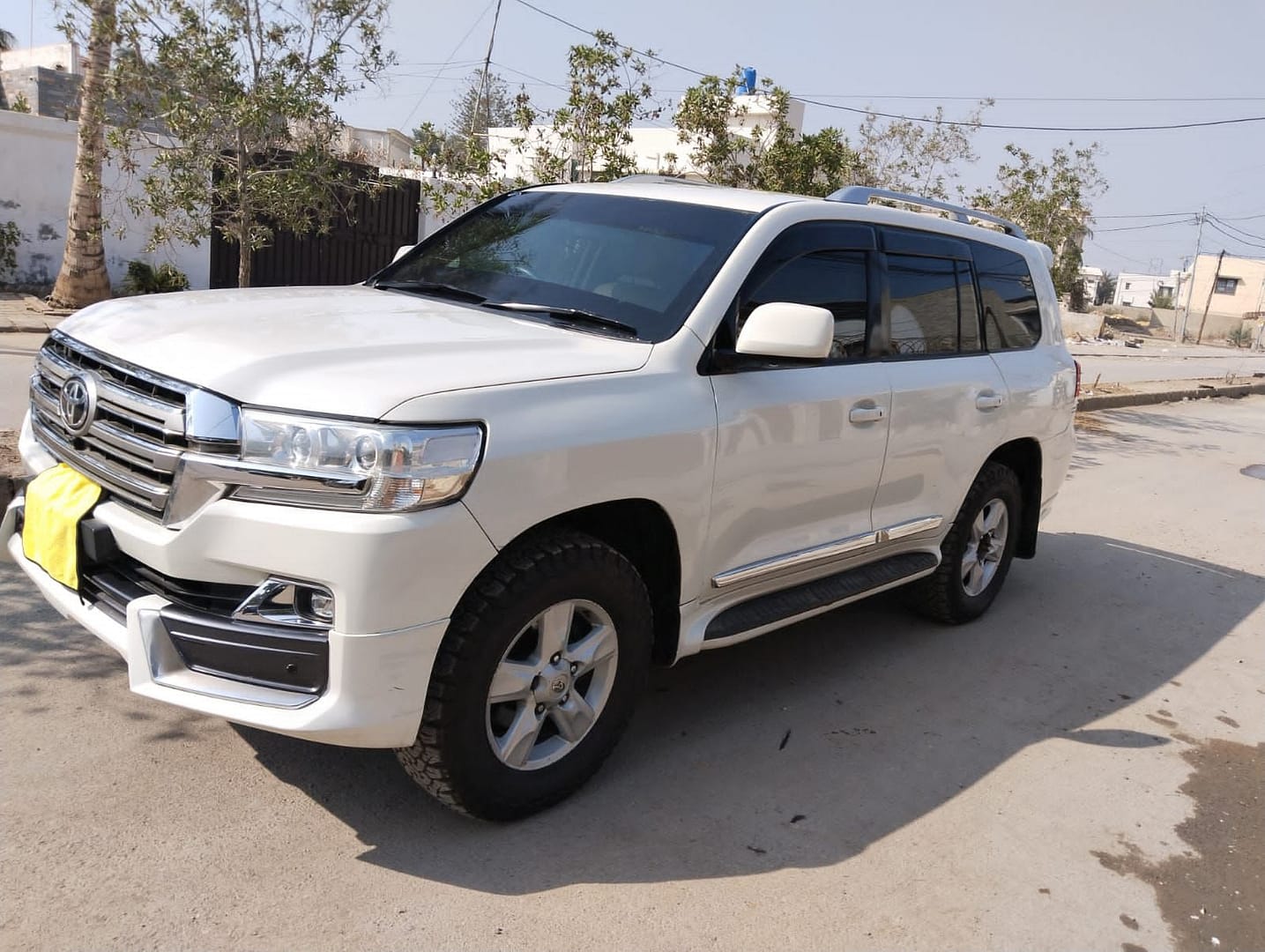 Toyota Landcruiser V8 with Guards