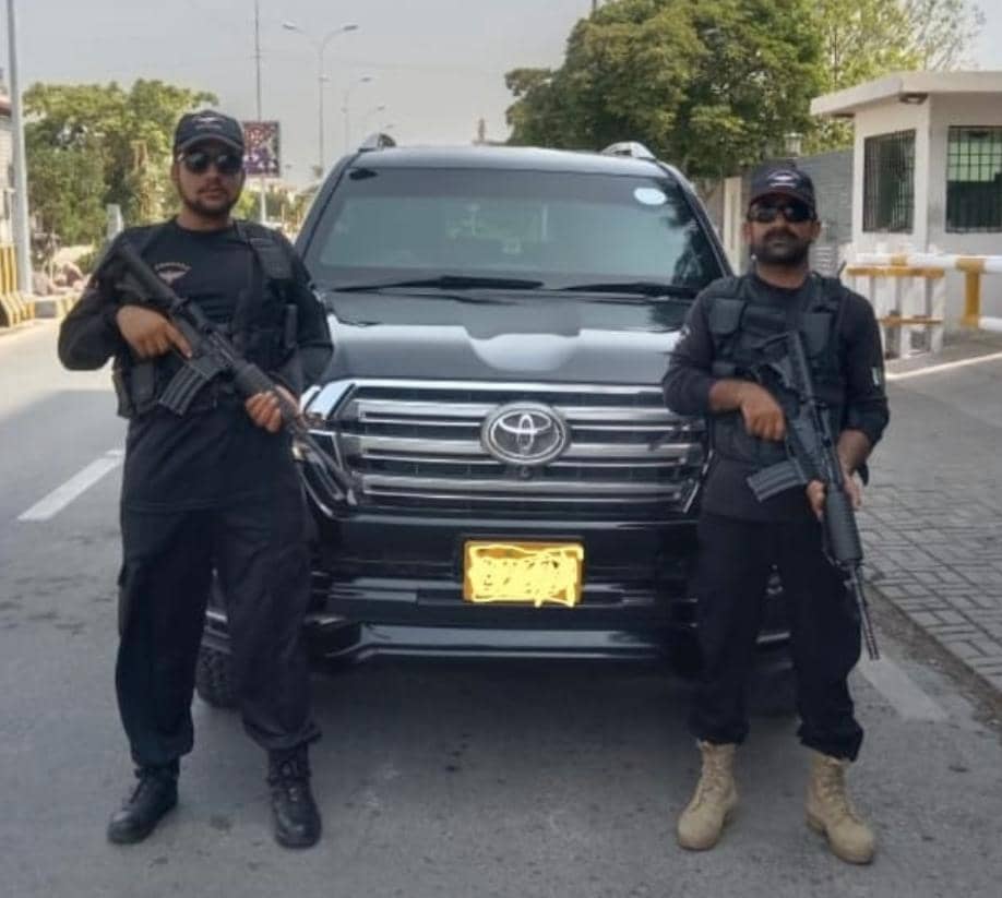 Toyota Landcruiser V8 with Guards